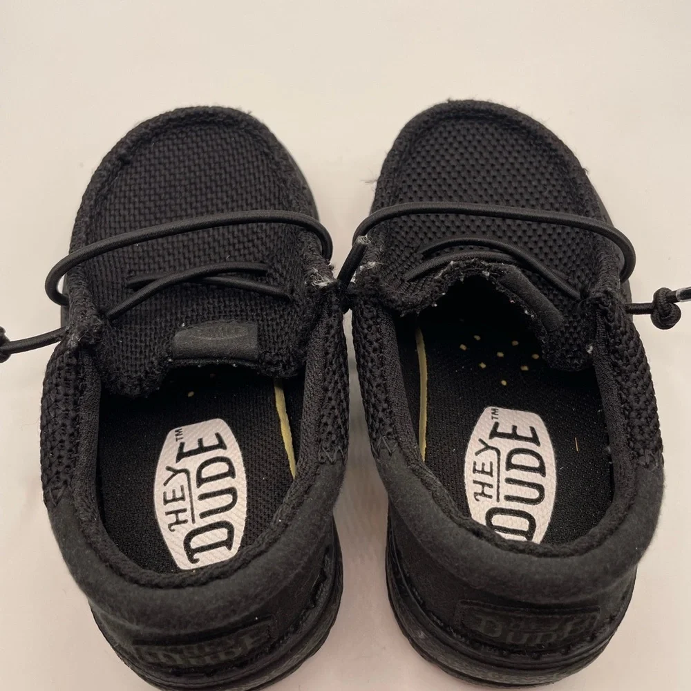 Hey Dude Wally Kids Black loafers Shoes size 6C